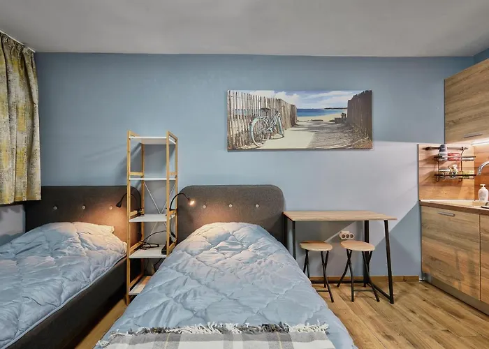 Center, Sea Garden, Brand New - Majestic