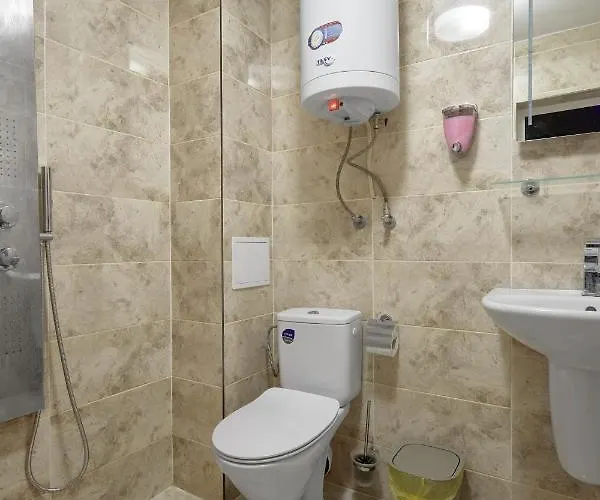 Center, Sea Garden, Brand New - Majestic Daire