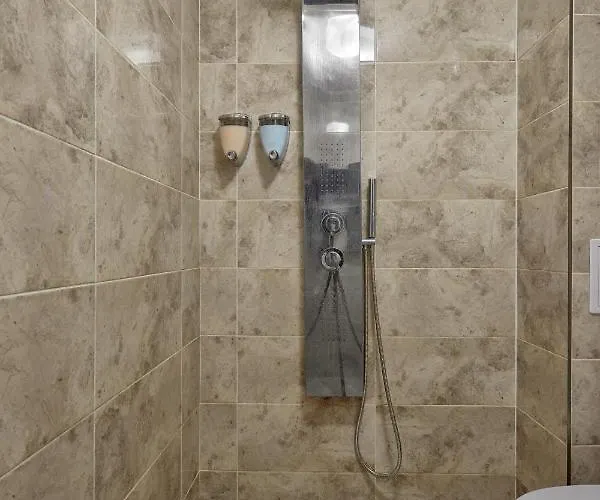 Center, Sea Garden, Brand New - Majestic Daire *